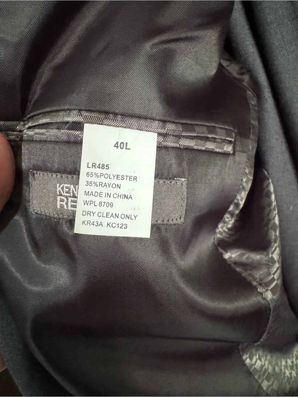 Kenneth Cole Reaction Men's Gray Two-Piece Suit:Blazer 40L & Pants 34W/34L